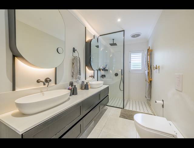 3 BEDROOM SIMPLEX FOR SALE IN SOMERSET PARK